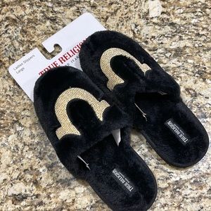 True Religion slippers new with tags never worn